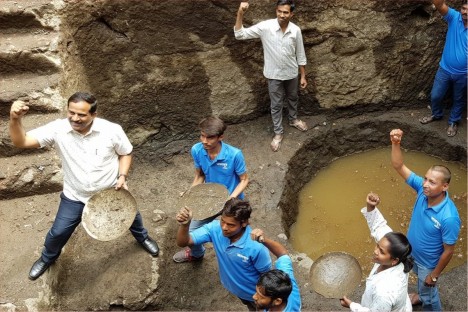 water-body-cleaning-mukundwadi-historical-place-kishore-shitole-aurangabad